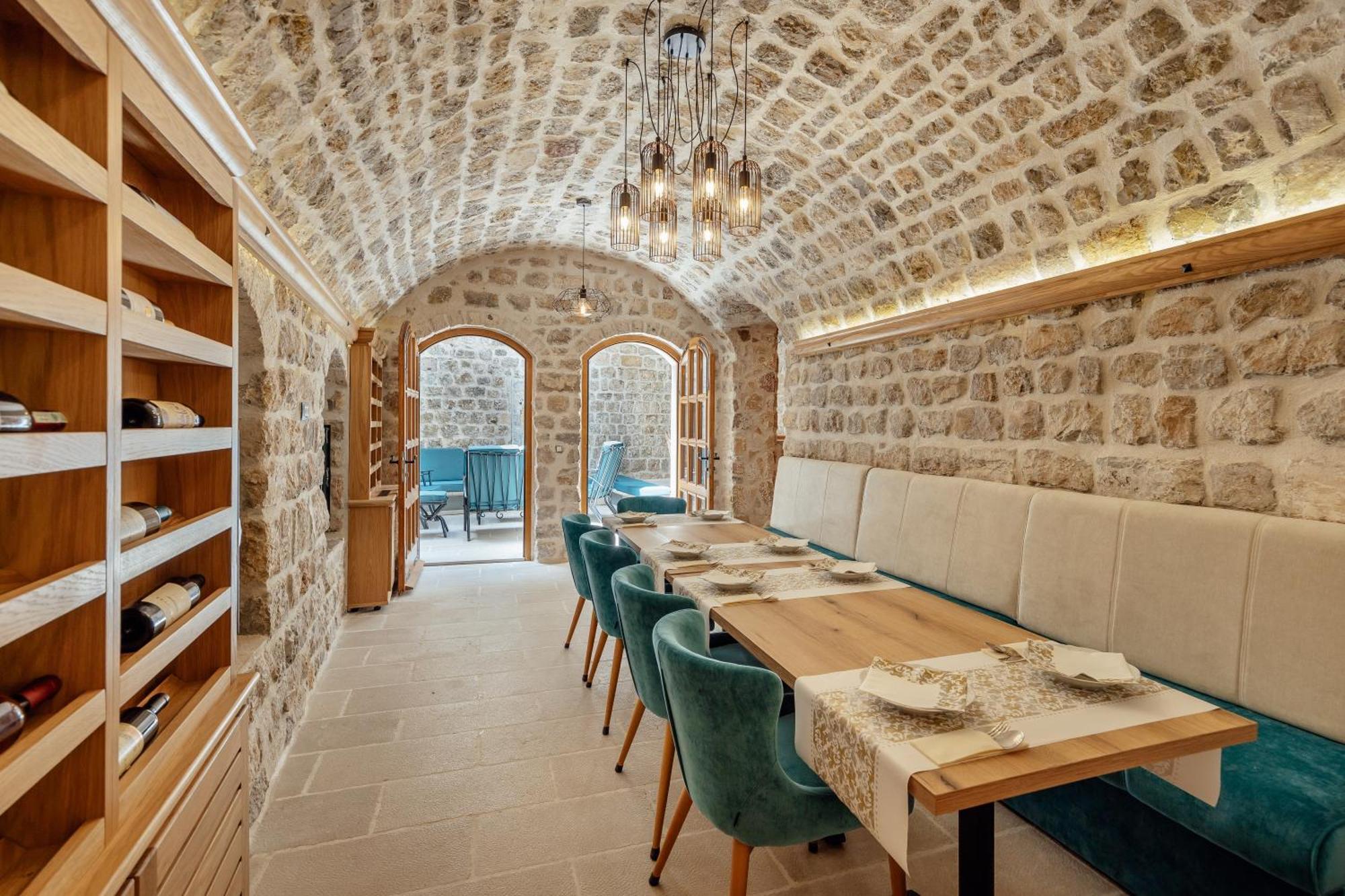 Stari Grad 3*