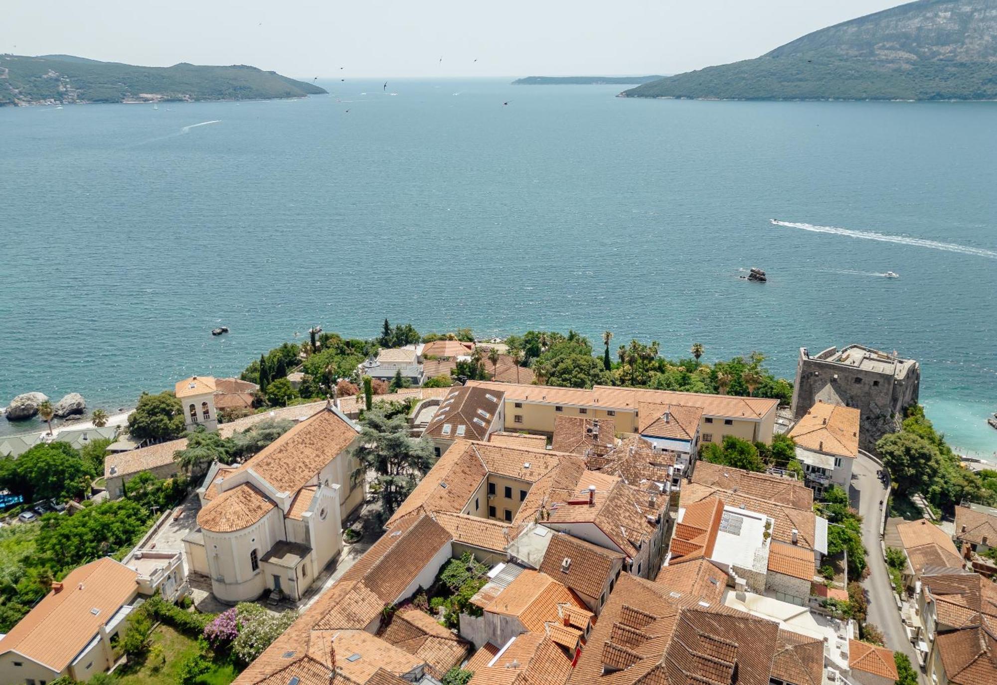 Stari Grad 3*