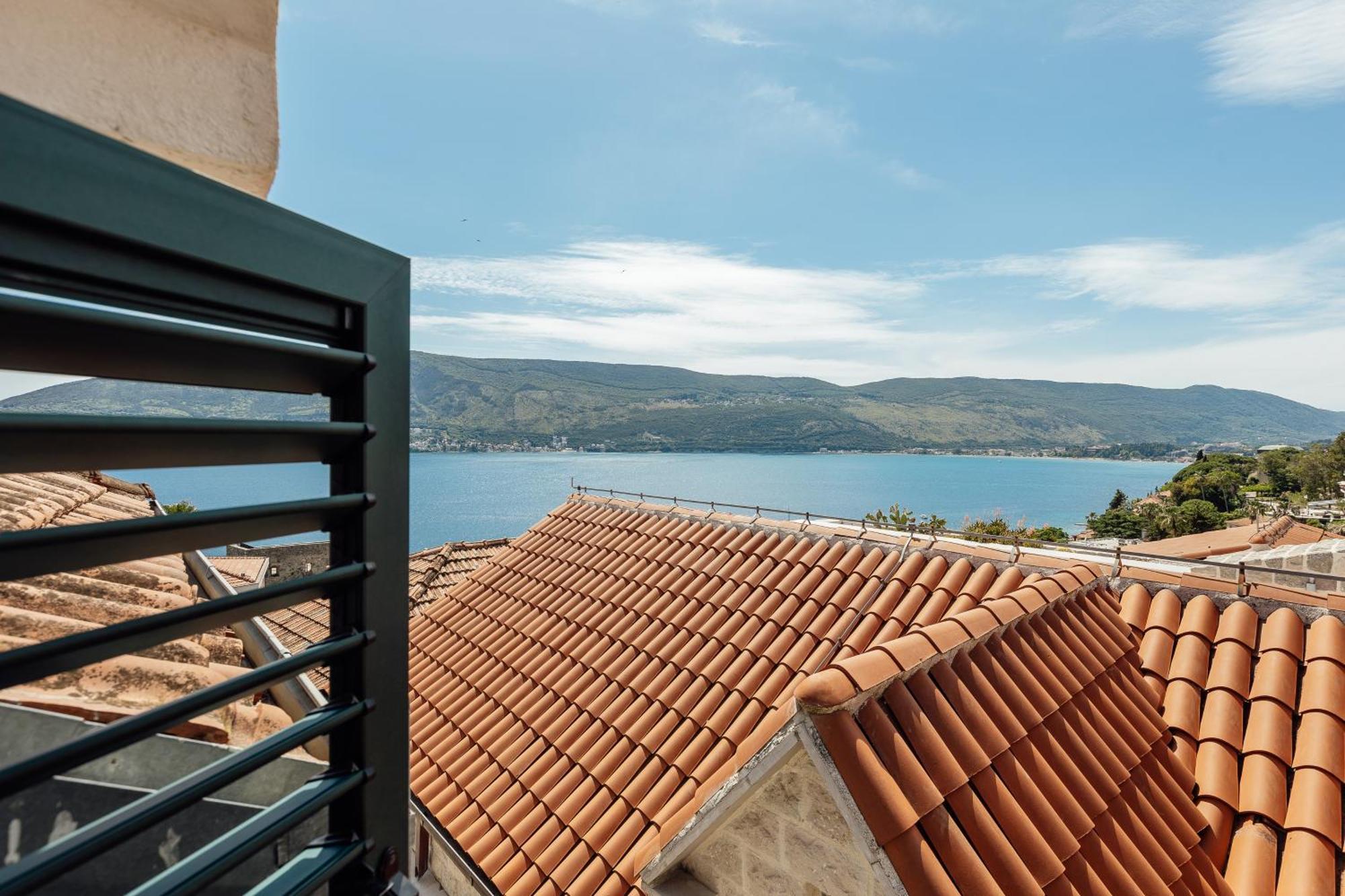Stari Grad 3*
